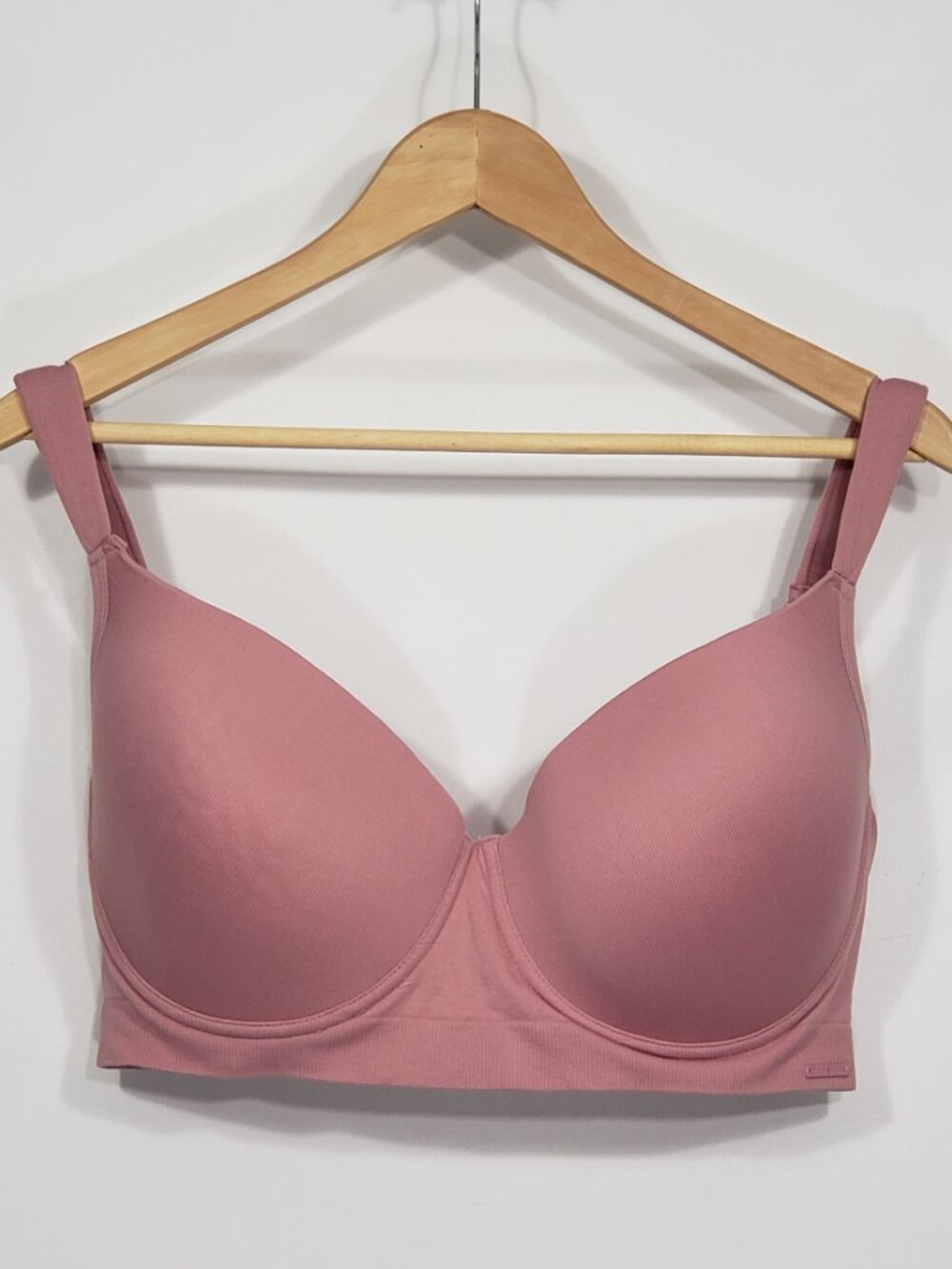Danskin Intimates  Pink Underwire Bra  Women's 40D excellent condition